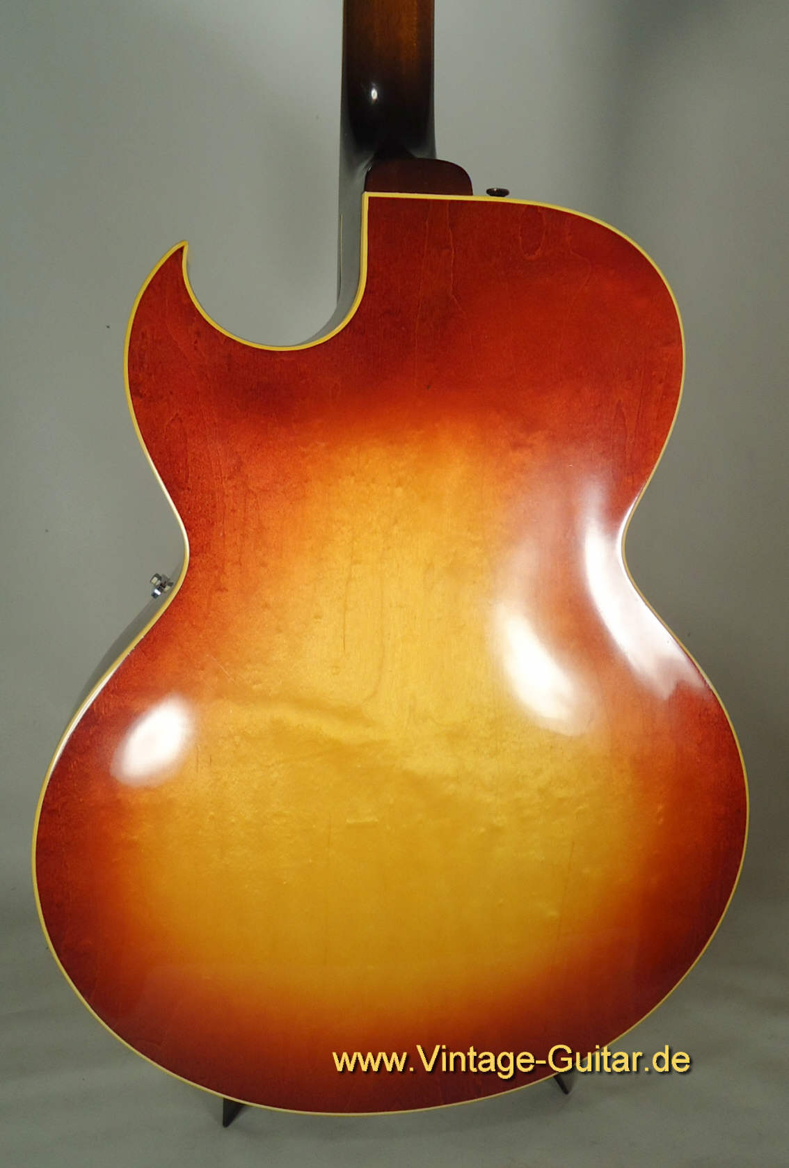Gibson ES-175 sunburst 1974 d.jpg